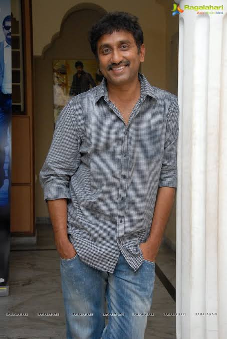 CelluloFeed's tweet photo. Happy Birthday @SreenuVaitla sir 
Waiting for your strong comeback with #DoubleDose #Dhee2 
#SreenuVaitla #HappyBirthdaySreenuVaitla https://t.co/HUDvJqu52B