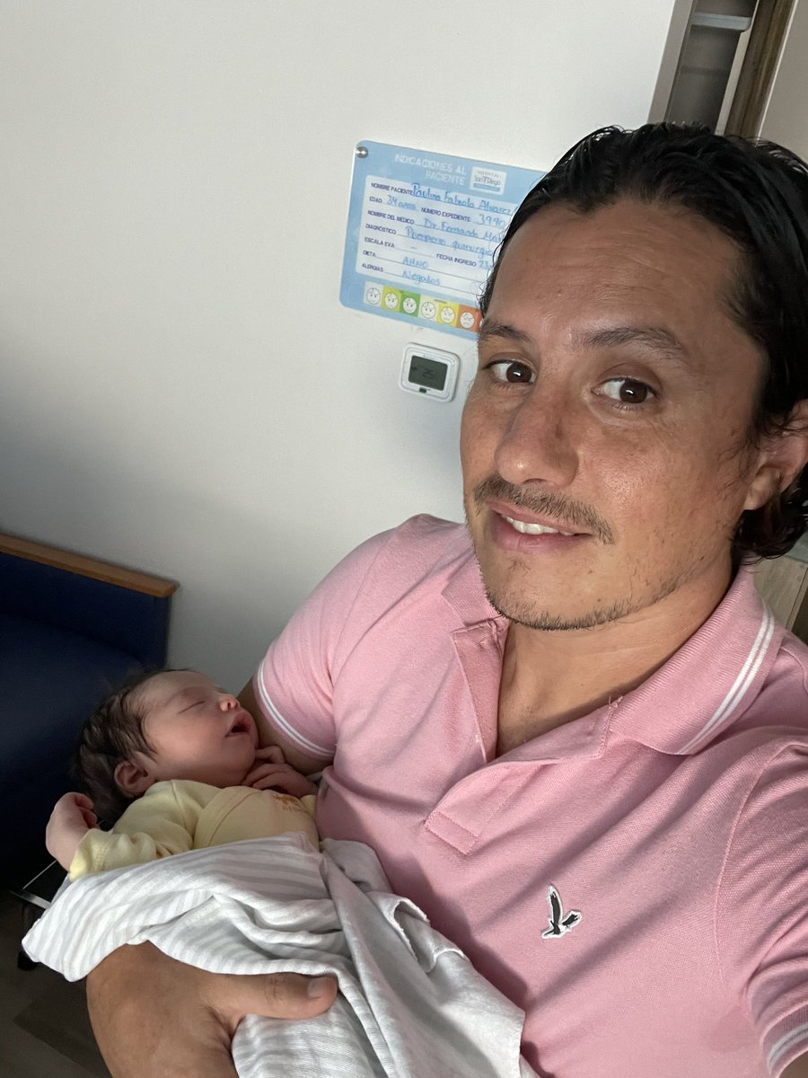 Pensé que el haber vivido la victoria de México vs Alemania en Rusia, sería una experiencia inigualable. Fui muy iluso. Hoy nació mi centellita culé, Aitana 😍 
⚡️⚡️🔵🔴