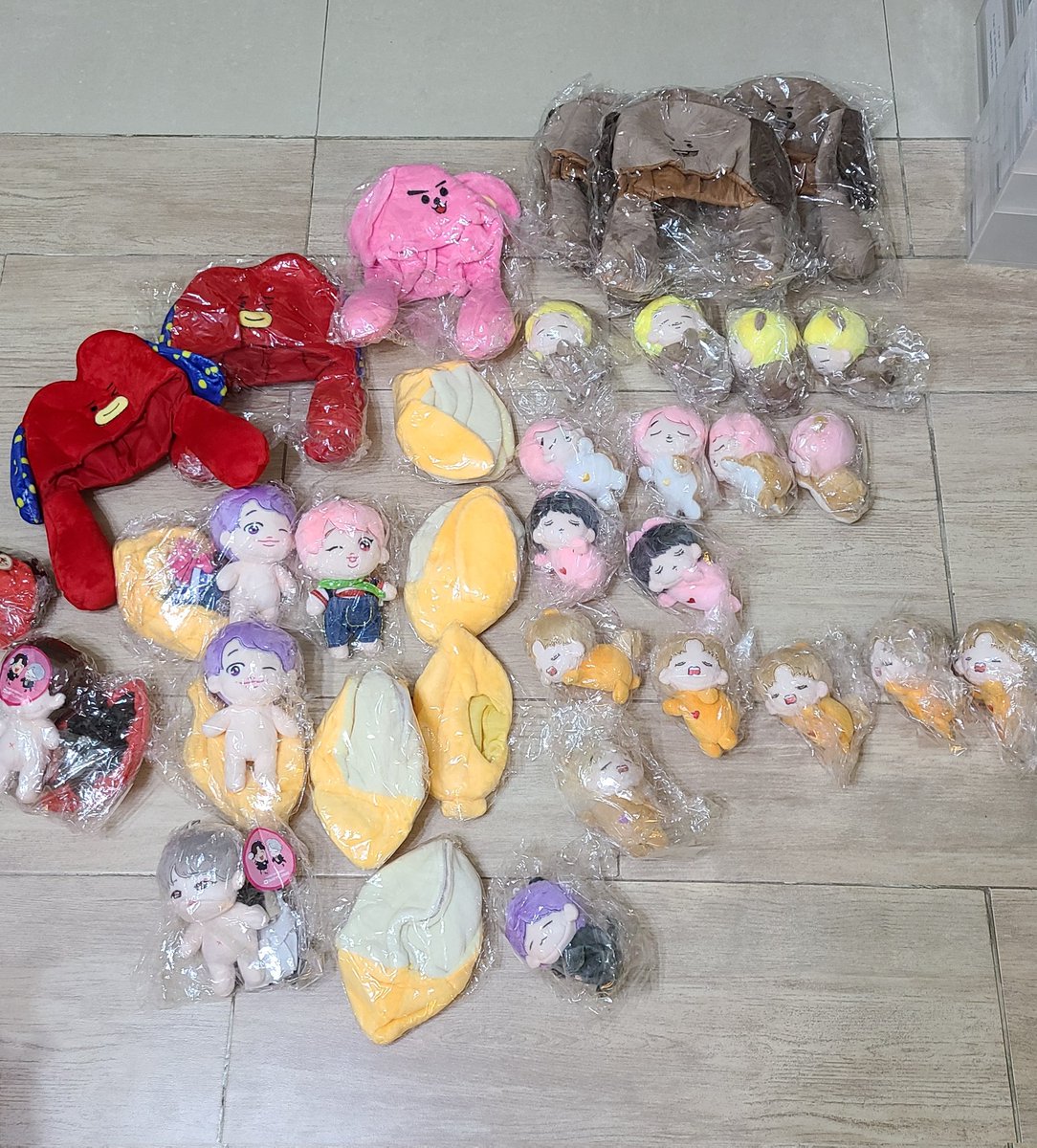 dwarfs_squad's tweet photo. 💥Clearance Stock Sale💨

Final Stock:
Curly Tae Doll Set HKD210
Curly Kook Doll Set HKD210
Curly Kook Doll Only HKD130
Palm Baby JK HKD60
Palm Baby V HKD60
Palm Baby Suga HKD60
Palm Baby JH HKD60
Palm Baby Jin HKD60
Palm Baby RM HKD60
13cm Doll Set HKD90
Clothes HKD10 https://t.co/zEAzrMuaXx