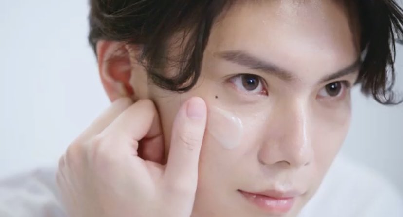 dimple_kimi_'s tweet photo. You can see different styles of YU in a 36 secs video. 

Cute✅
Handsome ✅
Cool ✅
Lively ✅

💙💙💙💙💙

我真的太喜歡楊宇騰式中文了哈哈哈

#Otimox楊宇騰YU 
#OtimoBeYU
#楊宇騰YU https://t.co/tS4lr3a4pQ