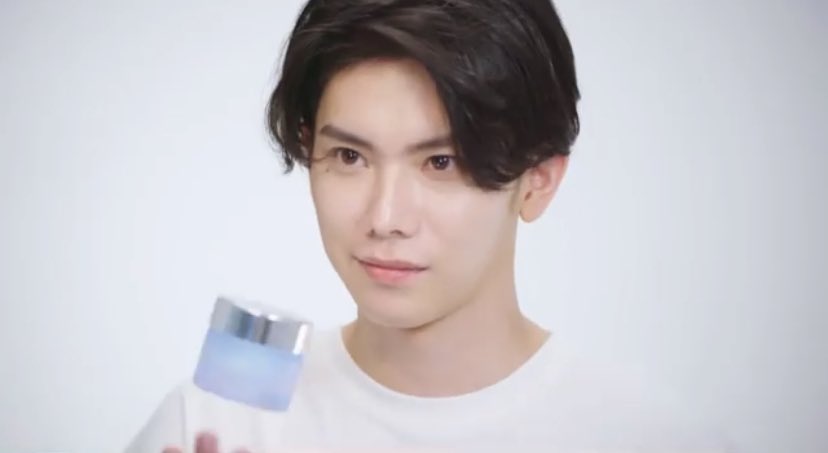 dimple_kimi_'s tweet photo. You can see different styles of YU in a 36 secs video. 

Cute✅
Handsome ✅
Cool ✅
Lively ✅

💙💙💙💙💙

我真的太喜歡楊宇騰式中文了哈哈哈

#Otimox楊宇騰YU 
#OtimoBeYU
#楊宇騰YU https://t.co/tS4lr3a4pQ