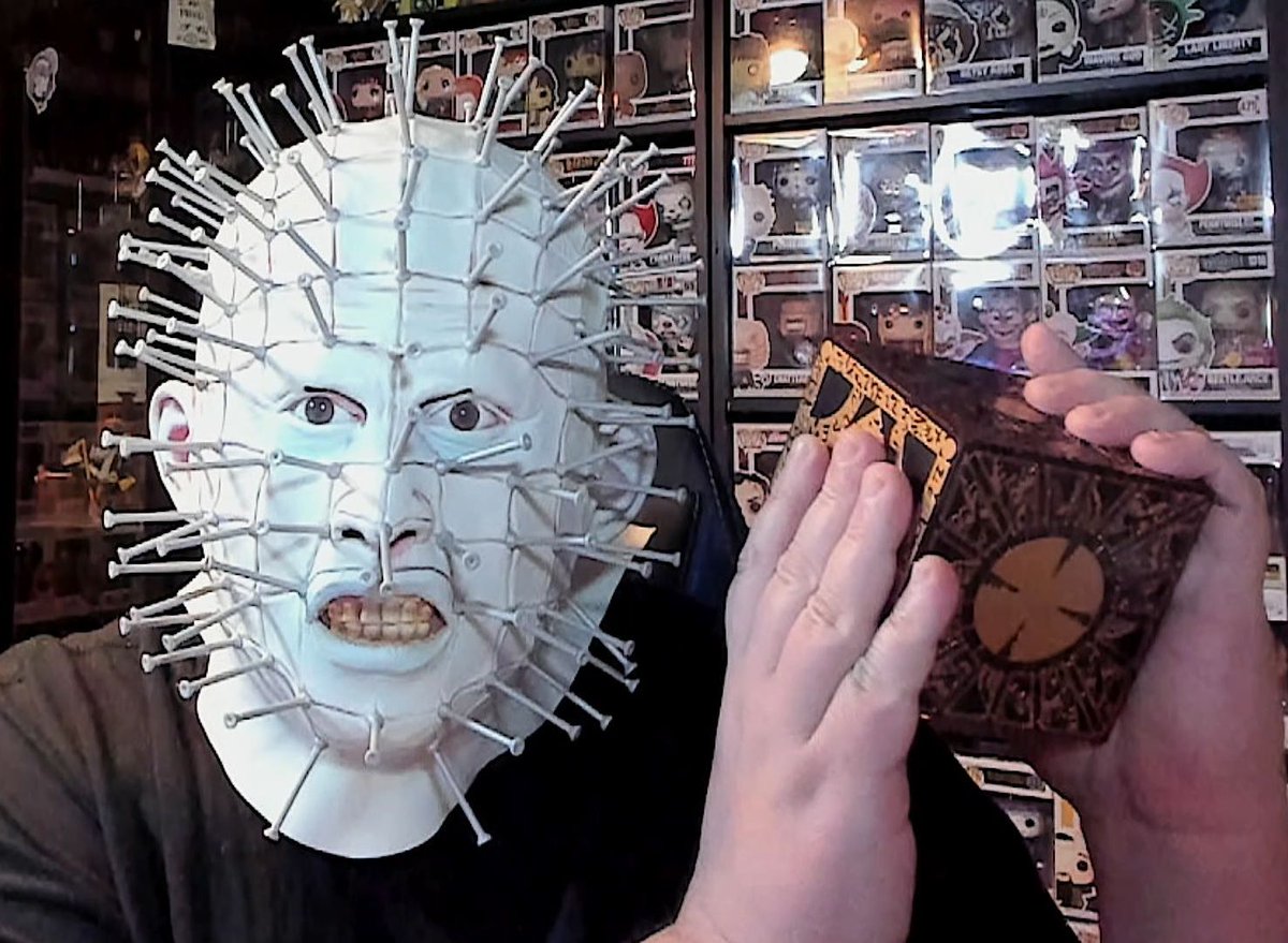 PaulieEsther1's tweet photo. Don't touch my box! https://t.co/wSzCfc0CRj