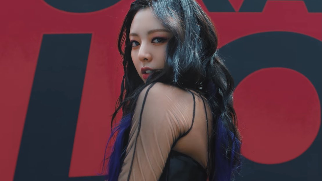 SHIN YUNA????
#ITZY_LOCO