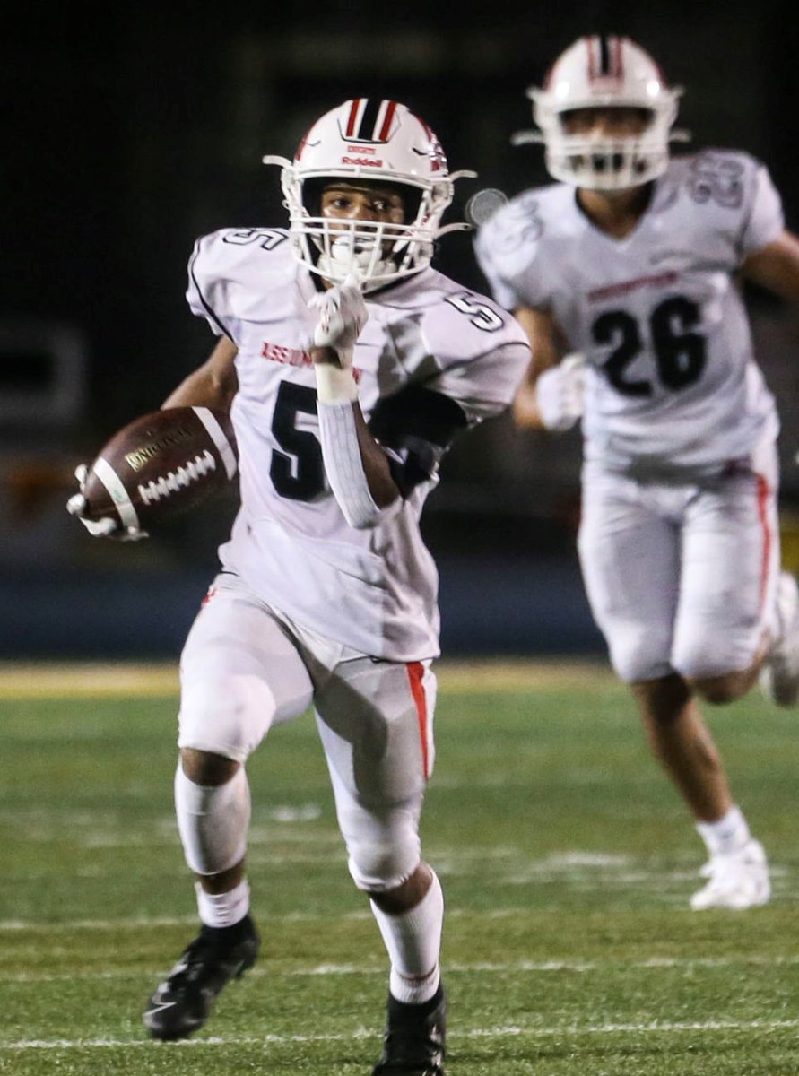 mattcoss78's tweet photo. We could have gone multiple ways with tonight's #HungryHobo11 player of the game, but we'll give it to Derrick Bass. He had a fumble recovery for a touchdown and intercepted a pass as takeaways were a big story in Assumption's 41-10 win over Central DeWitt. https://t.co/WA5TCpyt5A