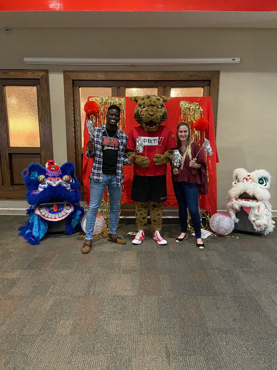 ISO_UHV's tweet photo. (Part 2) ISO's 🌜Mid-Autumn Festival🌛was a huge success! 🐇 Thank you to all who attended, made lanterns and just spent some time hanging out with us! We look forward to seeing you at more events in the future! 🌚 

#jaxnation🐾 #iso #uhvjagfam https://t.co/Ps8h6Qz8BH