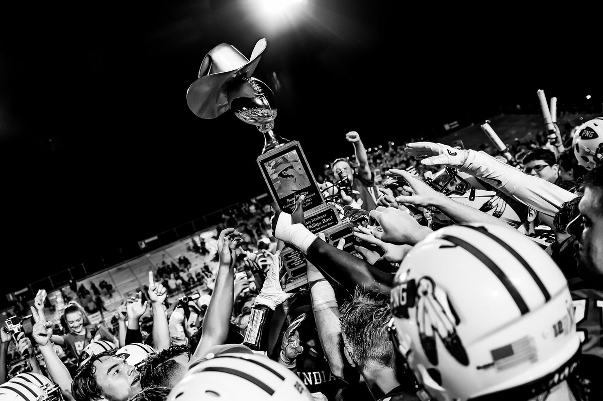 tishyphoto's tweet photo. #mcm Who’s getting the trophy this year?? https://t.co/dp83jDw4aW