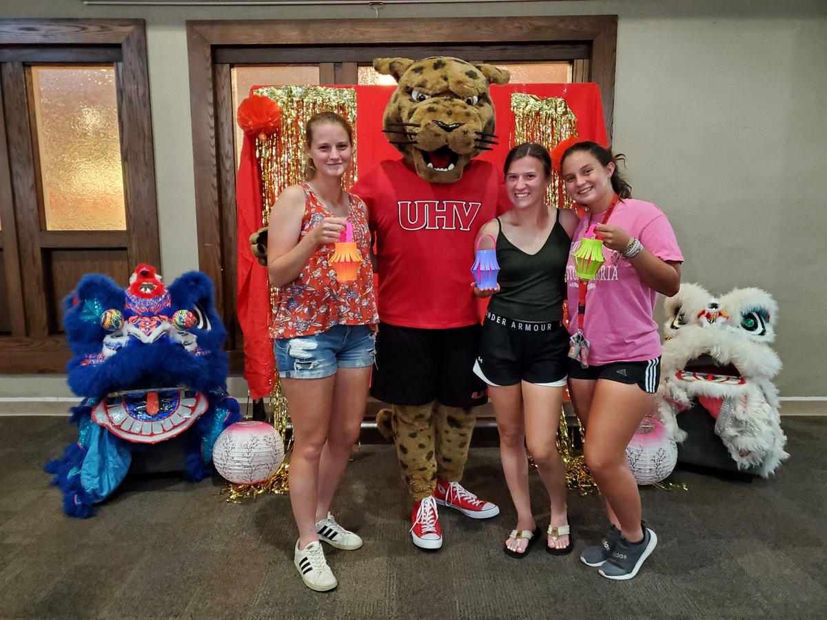 ISO_UHV's tweet photo. ISO's 🌜Mid-Autumn Festival🌛was a huge success! 🐇 Thank you to all who attended, made lanterns and just spent some time hanging out with us! We look forward to seeing you at more events in the future! 🌚 

#jaxnation🐾 #iso #uhvjagfam https://t.co/H7t01QBGeT