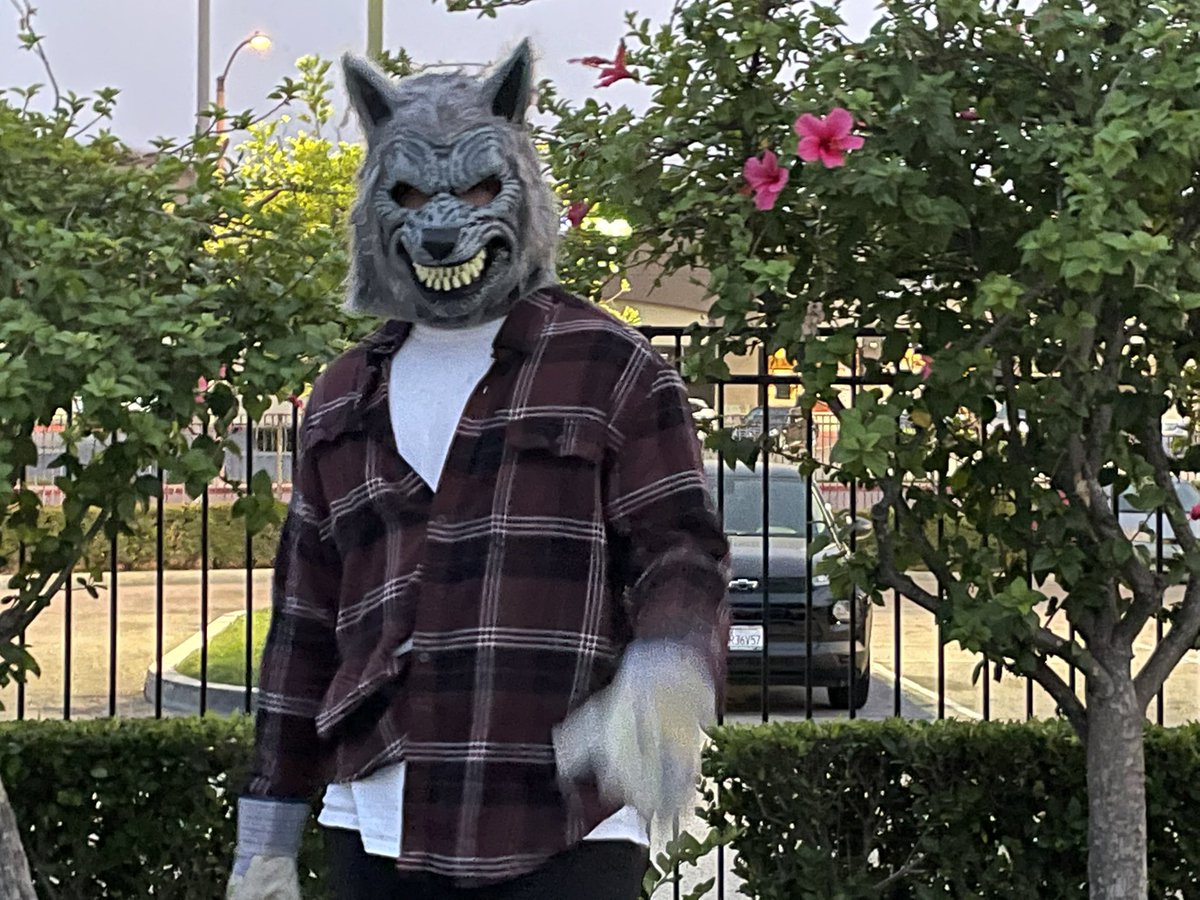 ThemeParkDuo's tweet photo. Thank you so much @speedzonela for having us out to experience the Haunted Mini Golf! We had so much fun! Review coming soon! #SpeedZoneLA https://t.co/4llcPZSeyU