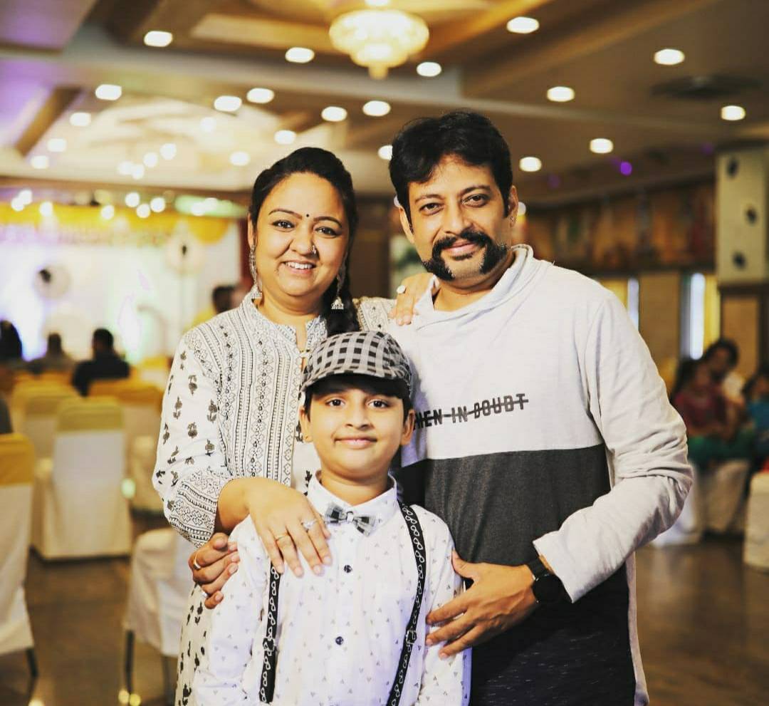 Cinimall's tweet image. #Fablous #Family #Photo 🔥🔥❤❤❤

#Cinimall #Kannada #actors #Actress #serial