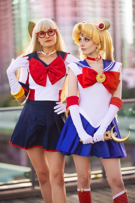 Fighting evil by moonlight,  having an existential crisis by daylight🎶✨   How perfect is @imemperiam<a href="/tag/dislyte"class="tags"><span>#dislyte</span></a><a href="/tag/dislytecosplay"class="tags"><span>#dislytecosplay</span></a><a href="/tag/dislytemona"class="tags"><span>#dislytemona</span></a>