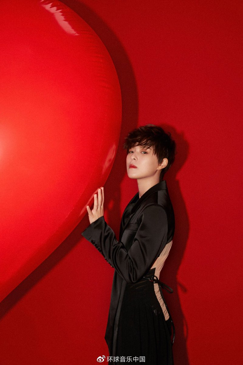 sunneegif's tweet photo. 210924 Universal Music China weibo update
#Sunnee - '秘ME (Secret ME)' 📸
(1/2)
https://t.co/dgif4Mmy3F
#SunneeSecretME #Sunnee2ndAlbum #SecretME https://t.co/oBM7WmmZK7