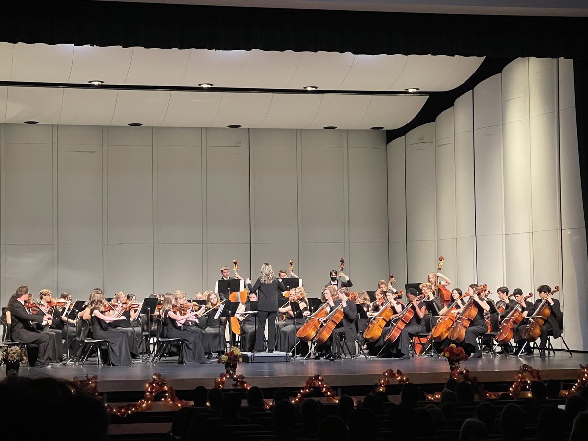 Our orchestra students were fantastic tonight! Thanks for all your hard work! ⁦<a href="/CVHSMrDumas/">CVHS Mr. Dumas</a>⁩ ⁦<a href="/CVHSYotes/">CVHS Updates</a>⁩ ⁦<a href="/LNContreras/">Laura Contreras</a>⁩