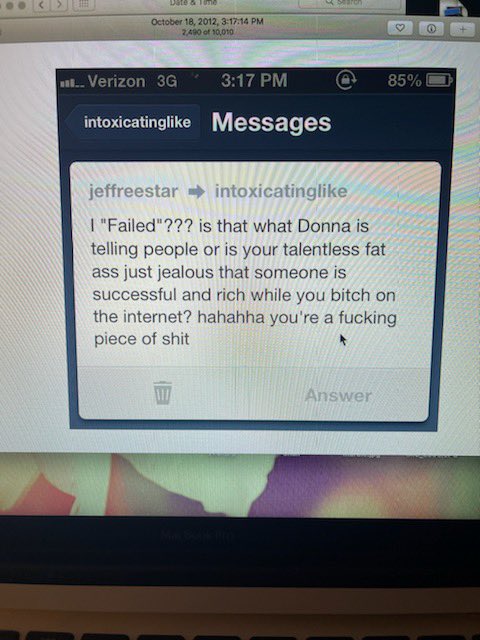 _PaigePetersen's tweet photo. @JeffreeStar you didn’t have to roast my friend so hard :/ 
#tumblr https://t.co/t9nUSKUpWX
