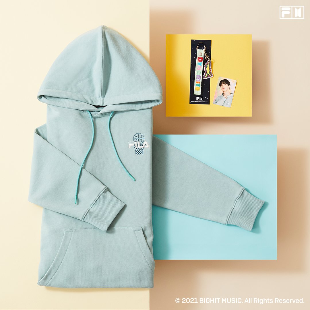 fila_korea's tweet image. 가슴 속 불꽃이 폭발하다
Explodes the flame in my chest 

Let’s be Dynamite
FILA X BTS Dynamite Collection

💜제품확인:bit.ly/3kczAvj

#FILA #방탄소년단 #BTS #RM #진 #슈가 #제이홉 #지민 #뷔 #정국 #Jin #SUGA #jhope #Jimin #V #JungKook #Dynamite_Collection #Lets_be_Dynamite