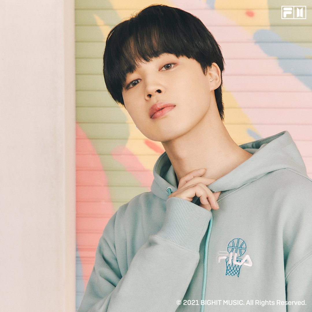 fila_korea's tweet image. 가슴 속 불꽃이 폭발하다
Explodes the flame in my chest 

Let’s be Dynamite
FILA X BTS Dynamite Collection

💜제품확인:bit.ly/3kczAvj

#FILA #방탄소년단 #BTS #RM #진 #슈가 #제이홉 #지민 #뷔 #정국 #Jin #SUGA #jhope #Jimin #V #JungKook #Dynamite_Collection #Lets_be_Dynamite