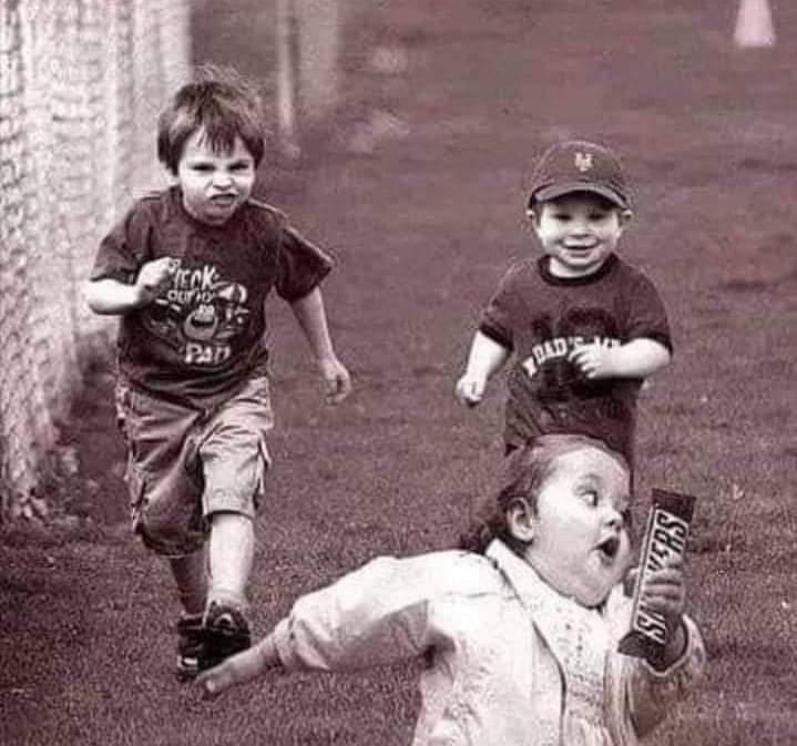 Kaçan her zaman kovalanmaz.
Kovalanmak istiyorsan eğer,
Ona ait bir şeyde çalmalısın.. 😉

                        #Günaydın   💜🦋