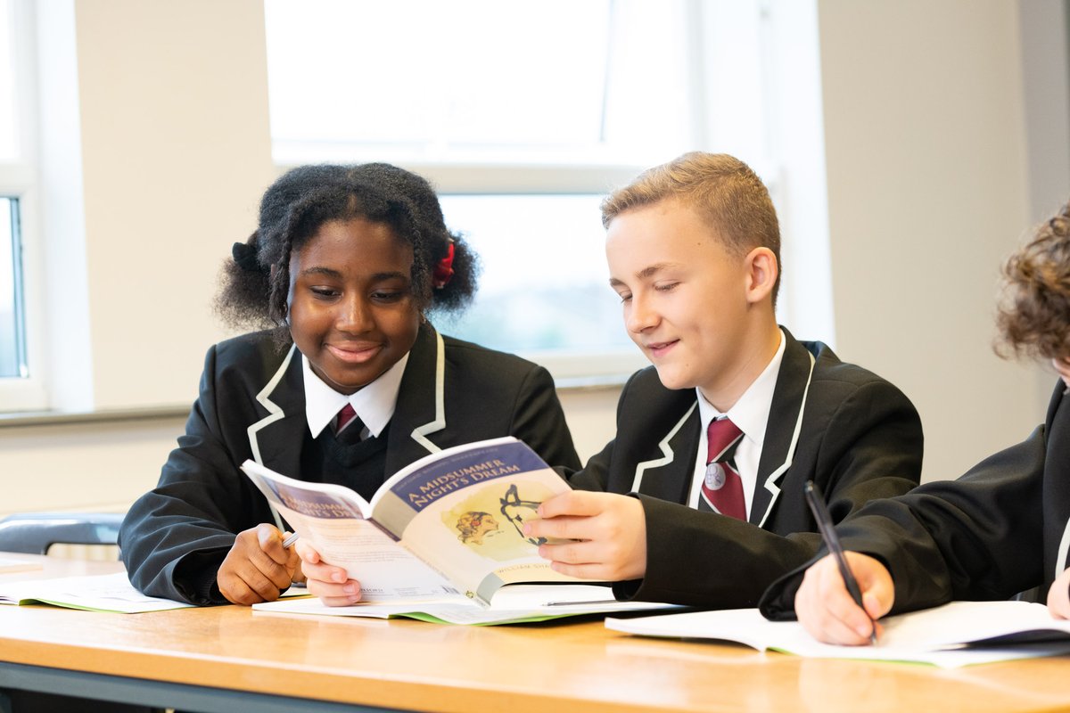 QESLuton's tweet photo. Don’t forget about our upcoming open mornings on 27th and 29th September as well as our open evening on 28th September. For more details and to register your interest, please visit our website: https://t.co/rX0PiT1O4z #QESLife #OpenEvents2021 https://t.co/37mzoMcbUj