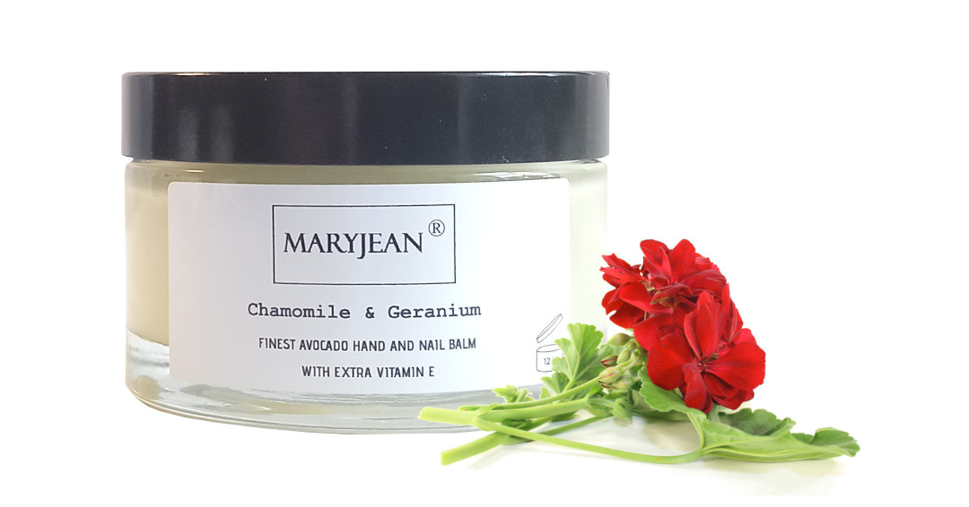MaryJeanUK's tweet photo. #FreebieFriday #Giveaway for your chance to #win  a jar of our Chamomile &amp; Geranium/Lavender body butters. Your Choice 😀simply  1. follow, 2. retweet and comment 3. tag a friend. Good luck everyone https://t.co/JWUQOarXNz