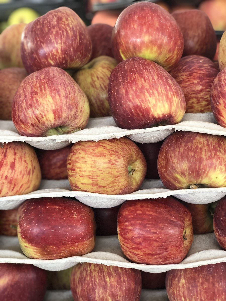 nutridot's tweet photo. Yes…! it’s Apple Friday. Aina zote hizi za Apple zipo @nutridot kwa Tsh1000@ na Tsh 900@ kuanzia 10 na kuendelea.  Tupo Soko kuu la Kisutu opposite City Mall-Dar es Salaam. Call/WhatsApp:0655758132 Karibuni sana.#thebestnaturalgiftforall #Nutridottz #fruitsforhealth https://t.co/WAosX4AHfu
