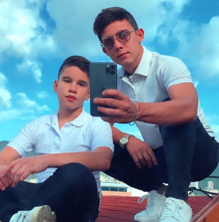 JorgFebres's tweet photo. Atención
El Influencer Gliomar Contreras tuvo un accidente del que no se conocen detalles. Su estado es estable, pero el asegura en sus stories de IG no estar del todo bien. (1/2) https://t.co/THJnNrvHlr