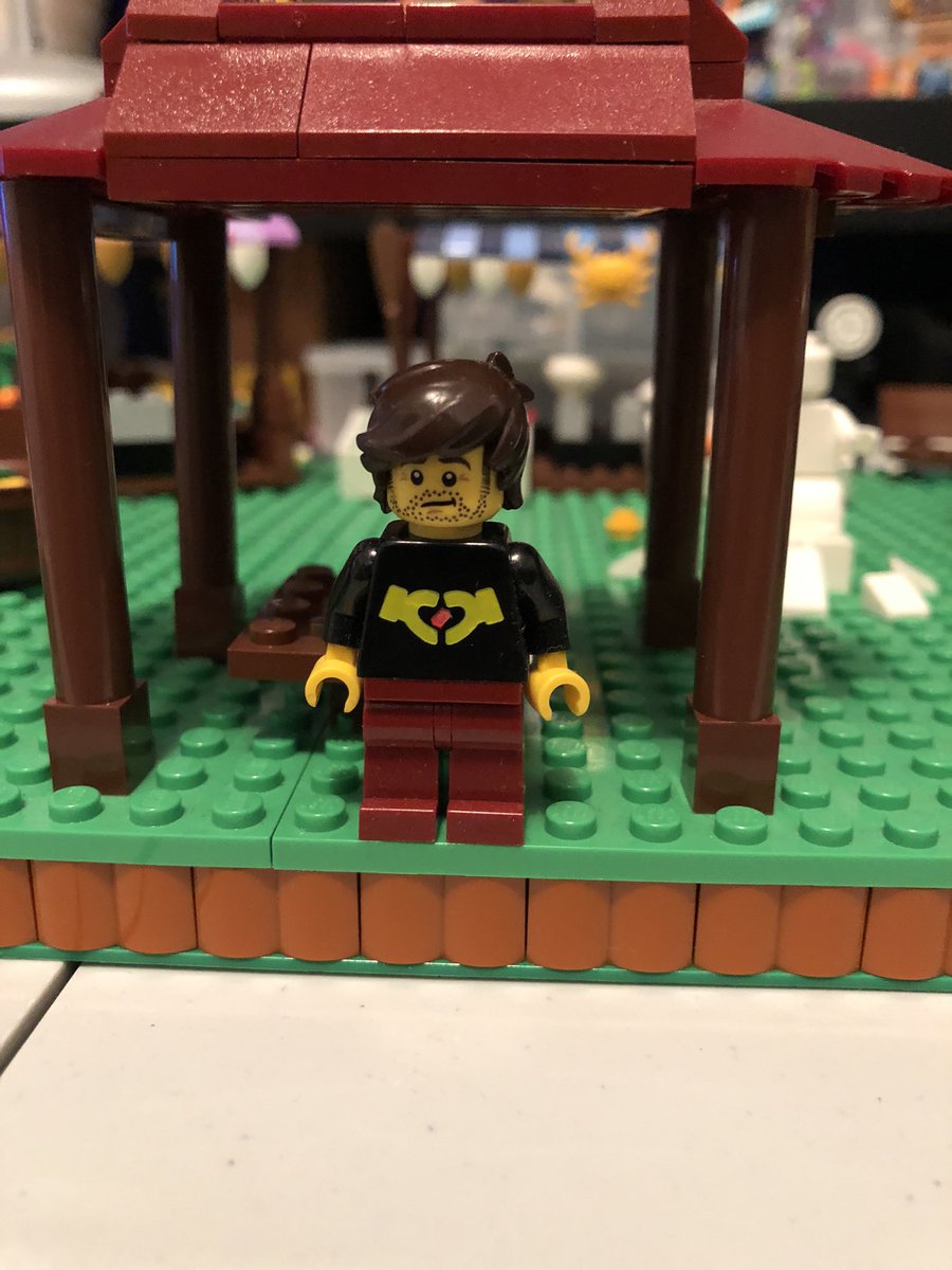 Hello la team !!!!

J-1

C’est le grand jour pour l’installation de l’exposition à Illats…

Mr BrickTeam et sa bande vous attend demain…

A très vite…