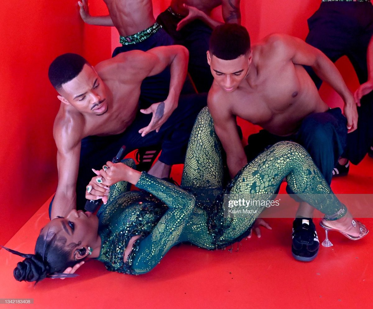 NUBackup's tweet photo. Normani during her #SAVAGEXFENTYSHOW performance https://t.co/7xHA7Yi8Zb