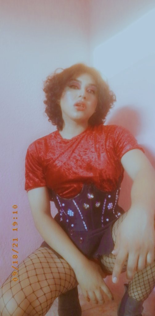buutterfly777's tweet photo. Esa la de rojo_____ #dragqueen #encuentrogaymty #LGBTQ #MorboentreHombres https://t.co/tT2O64PQCQ