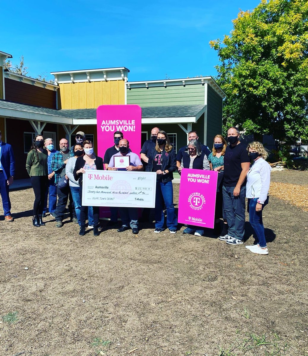 TeamMagentaShal's tweet photo. Congratulations to the City of Aumsville!!!
T-Mobile had a great time today as we celebrated @Aumsville,OR by awarding them one of our Home town Grants!!! 

"Aumsville is grateful for T-Mobile’s grant funds which will enable the community's vision come true.”
@TMobile https://t.co/BVkGvBbAjn