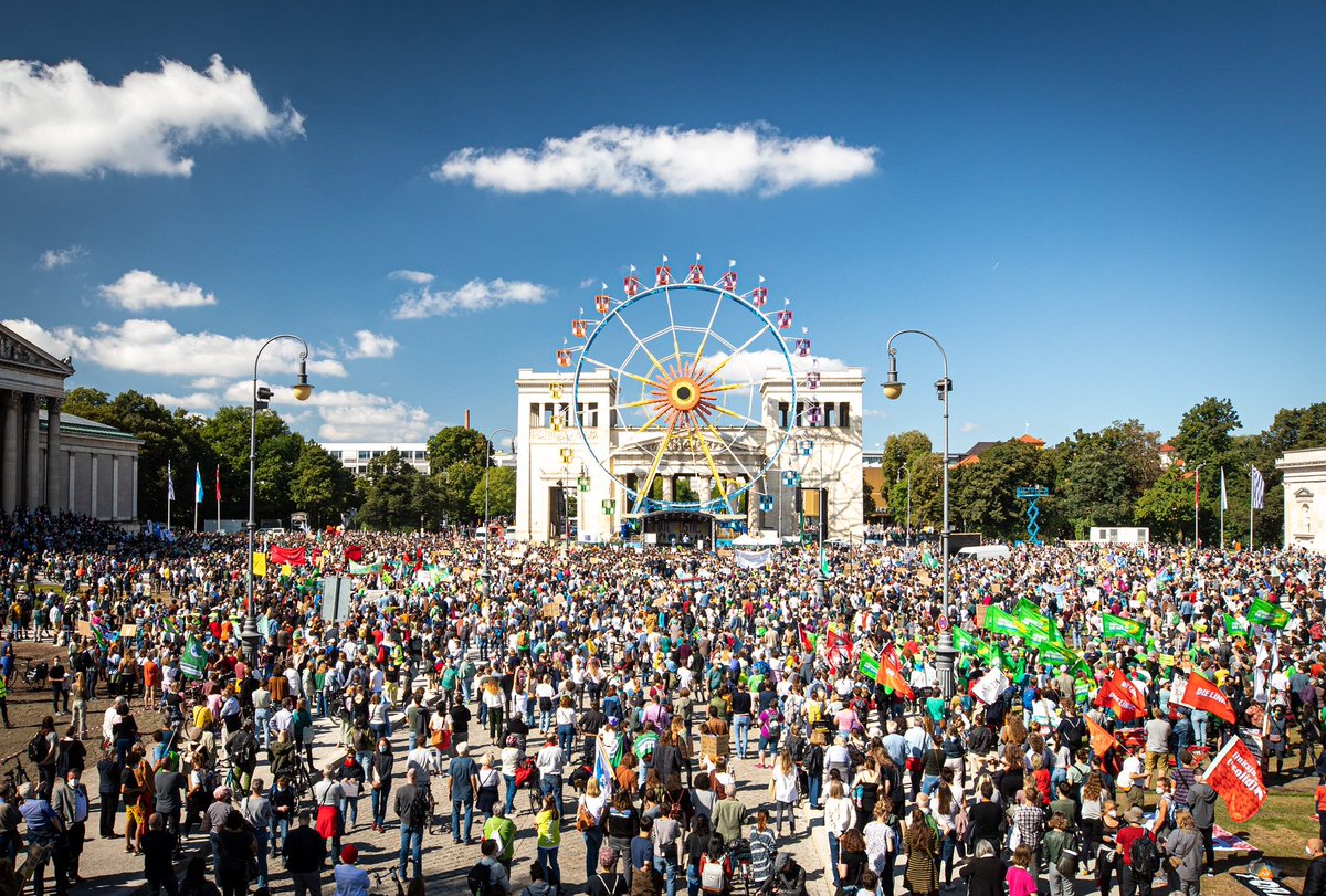 KHabenschaden's tweet photo. Nichts ist mächtiger als eine Idee, deren Zeit gekommen ist.

#Klimastreik #Klimawahl https://t.co/X0WvPfSaFL