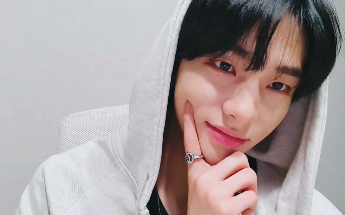 hyunjinpost's tweet photo. #HYUNJIN #현진 https://t.co/ShEgAmGvHV