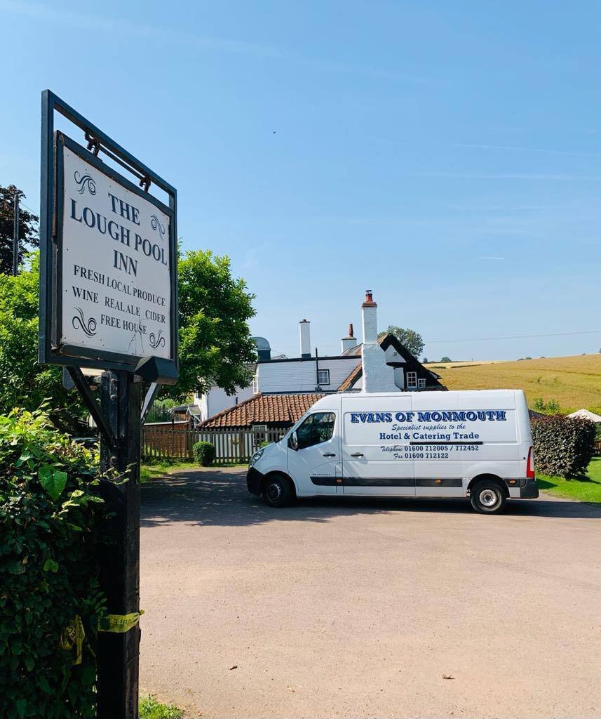 EvansofMonmouth's tweet image. Look at this INCREDIBLE food - absolutely MOUTHWATERING!!😍😍
These tasty treats are from one of our local businesses that we have the honour of supplying with fresh produce! - The Loughpool🤤🤤
As well as supplying #localbusinesses, we love SUPPORTING them.
#supplylocal