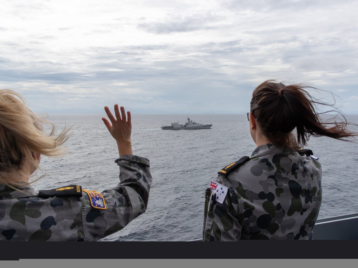 Maritime security in practice as #Vietnam and #YourADFconduct a combined naval activity Cam Ranh Bay yesterday. Both 🇦🇺 and 🇻🇳 value cooperation at sea to promote a peaceful, secure, and resilient region. #StrategicPartnership #IndoPacificEndeavour21