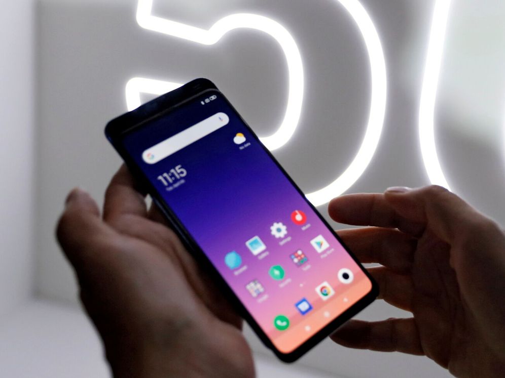 korzanj's tweet photo. #GUERRATIBIA CON TU #CELULAR
¿A #Rechazar todo #Movil hecho en #China? ⚡🤔
https://t.co/FBDv47caje
#Siglo21 #UranoEnTauro
CC @BrunaHusky @chipigaro @Alexscovino1 @santisiri @arieltorres @AdrianM_Paredes @Bad_Sky @schuschny @astral_facts @GerHohmann @gustavsen @Eurekablog https://t.co/0Ilol1YpPG