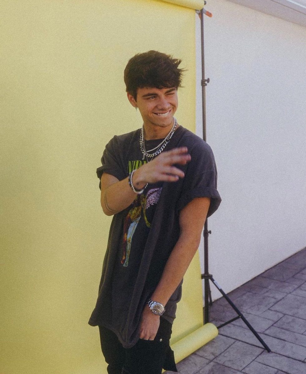 mendeslipamix's tweet photo. in #corbynday i just wanted to let u know how much u helped me Corbyn, how much I love u and how proud of u I am, thanks for your music, thanks for being there, you are my safe place, always🤍LOVE U https://t.co/wSc2x3IpVZ