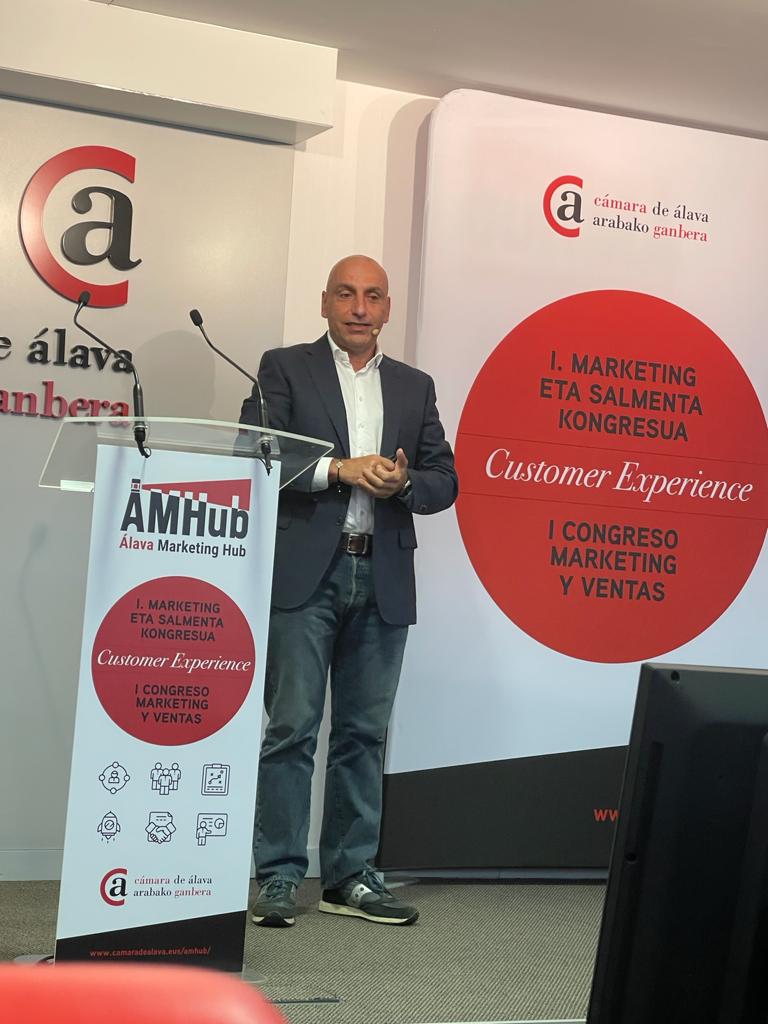 preoca_MA's tweet photo. #AMHub I Congreso de Marketing y Ventas. La importancia de la transformación digital y la necesidad de #escuchar, #conocer y #reconocer a nuestros clientes, fueron los principales temas tratados en este primer congreso @camaradealava
#TransformaciónDigital #mejoracontinua https://t.co/TPUFR8Tf6u