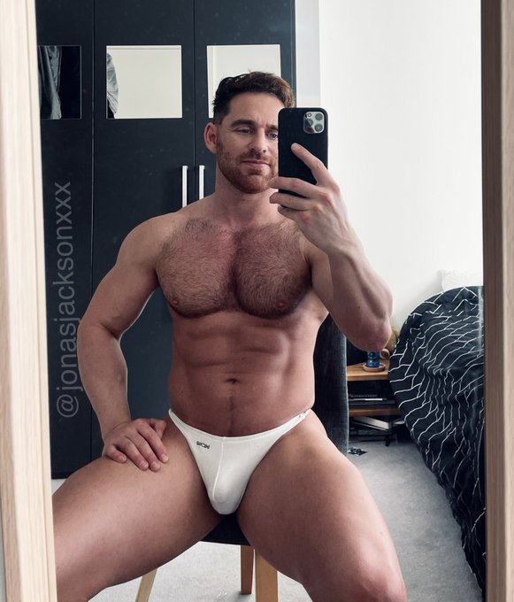 How do you relax at home? 😜🔥🤗💪🥵 https://t.co/UO5gQT2XnO