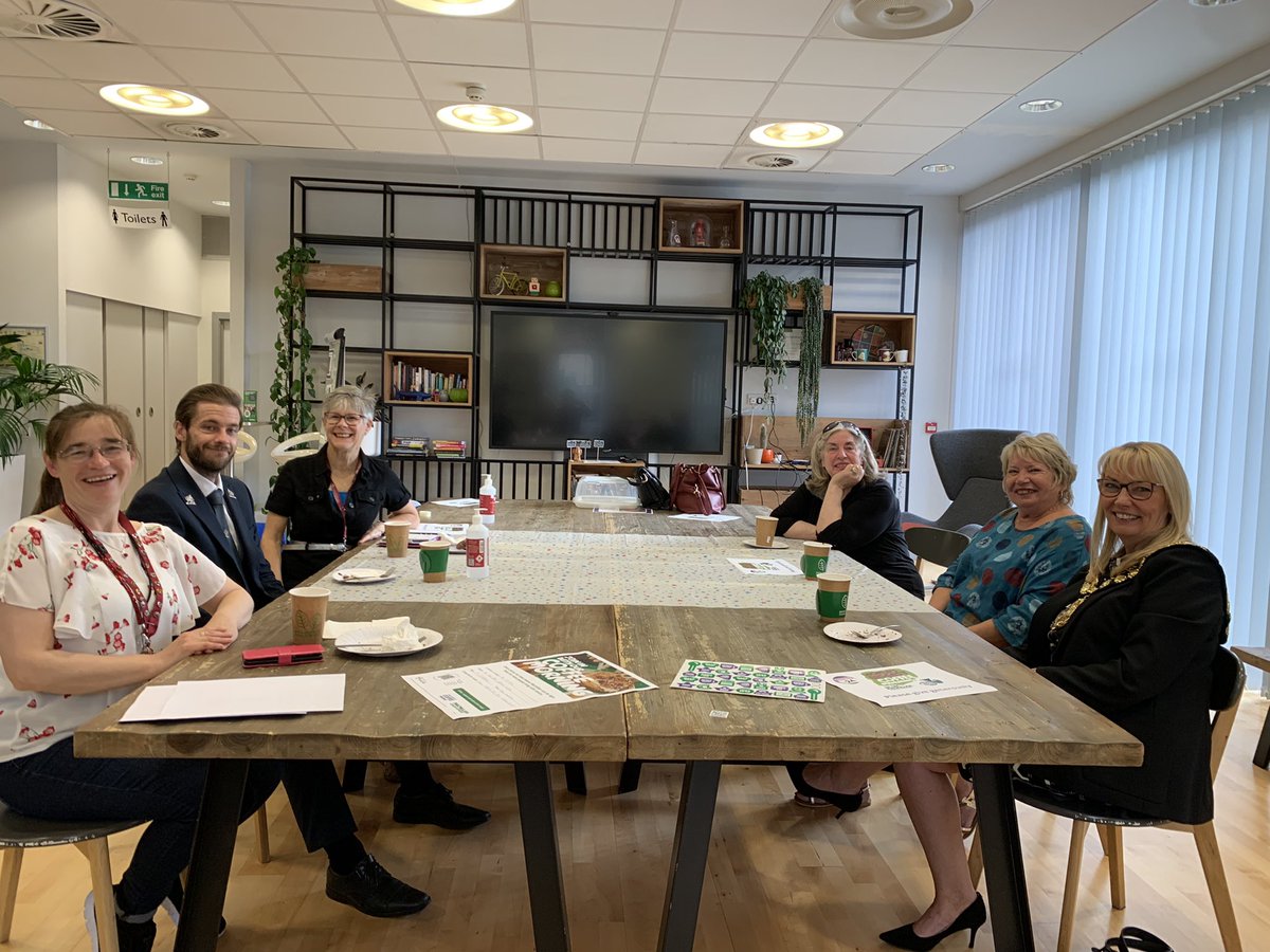 Barnsley_DMC's tweet photo. Fancy coffee and a cake? Raising money and kicking cancer’s a** 😀☕️ Today in The Hub still a few brews left! #MacmillanCoffeeMorning #DoMakeCreate #LoveDMC https://t.co/2T3MEY5Ny2