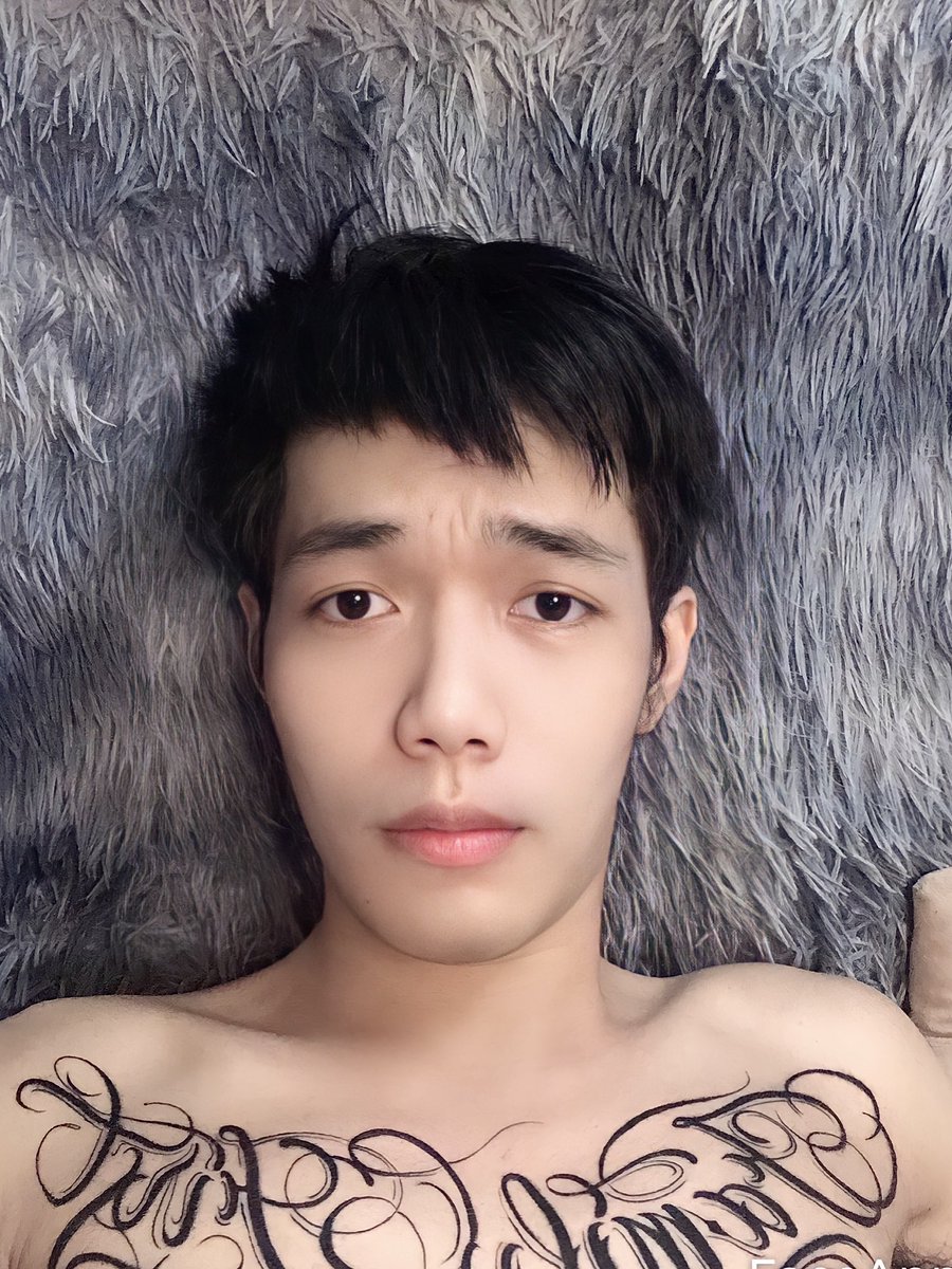 hhahahGh's tweet photo. Có bồ hứa sẽ ngoan mà https://t.co/ZD2nBQp3id