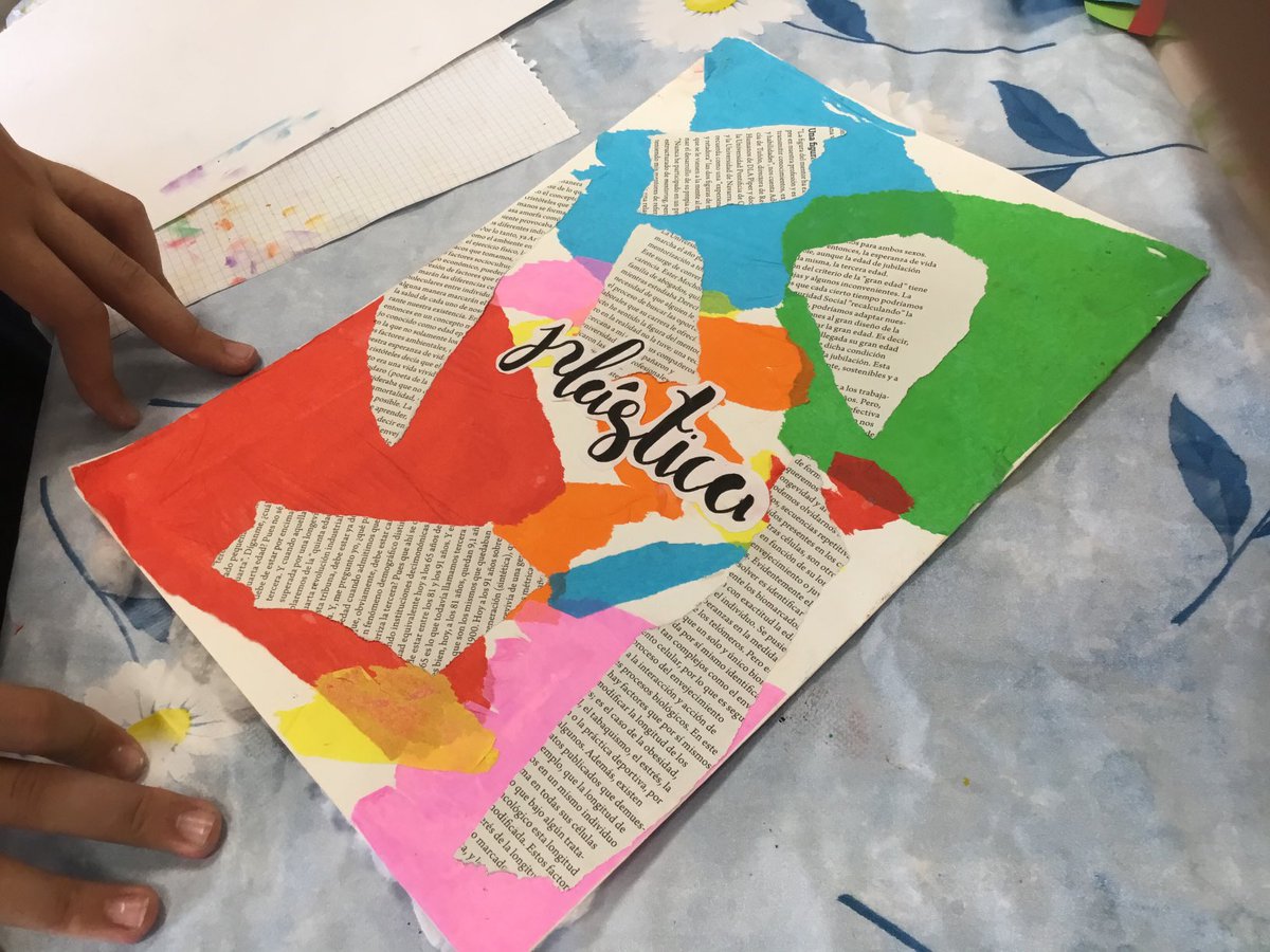jaimemunne's tweet photo. Así de chulas están quedando las carpetas que están realizando los alumnos de primero de secundaria del @ColegioSalliver para guardar sus trabajos de #epvav #abp #crecerenconfianza https://t.co/6NuNK6FgGM