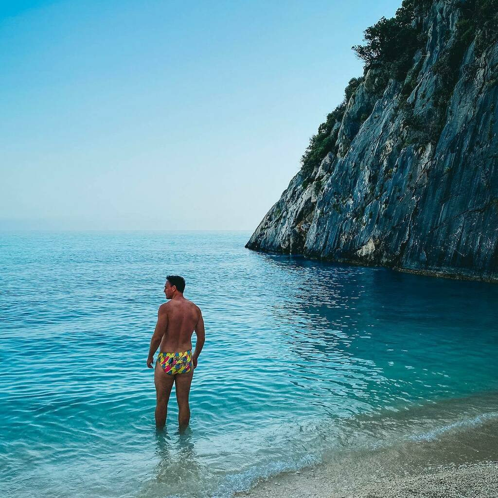 gary_eley's tweet photo. @budgysmuggleruk may look cool…but they can’t make you look cool crashing on a slide or walking out of a pebble beach

#budgysmuggler #zathynkos #xagiabeach #ioniansea #pebbleshurtmyfeet https://t.co/CasVZkiFc8 https://t.co/1IFGpEiG4g