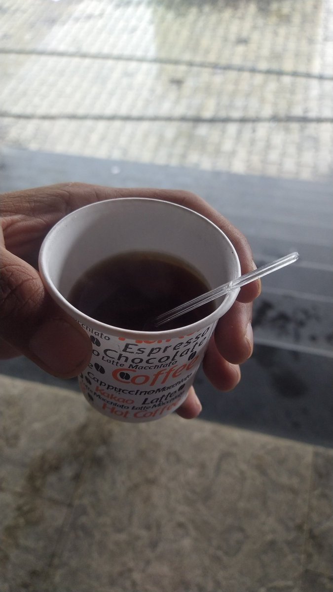 Dinlenme tesislerinde çay 2.50 TL 
#DolarTL