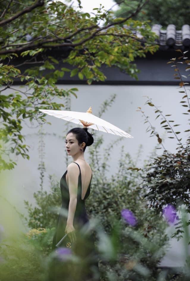 ZhaoLiying_ID's tweet photo. #ZhaoLiying Studio shares more photos of Zhao Liying

#赵丽颖 #zaniliazhao #zaniliazhaoliying https://t.co/inA4hcij3H