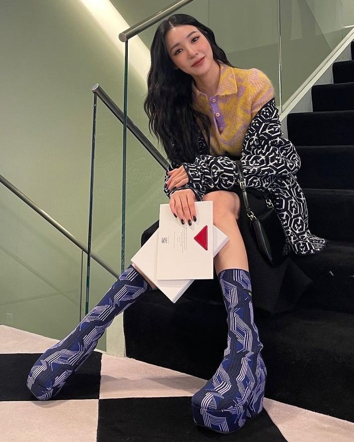 kimfany0801's tweet photo. My fashionable fashionista fashioning Young #MasterYoung #MentorTY #GirlsPlanet999 https://t.co/6YqJOdRV9V