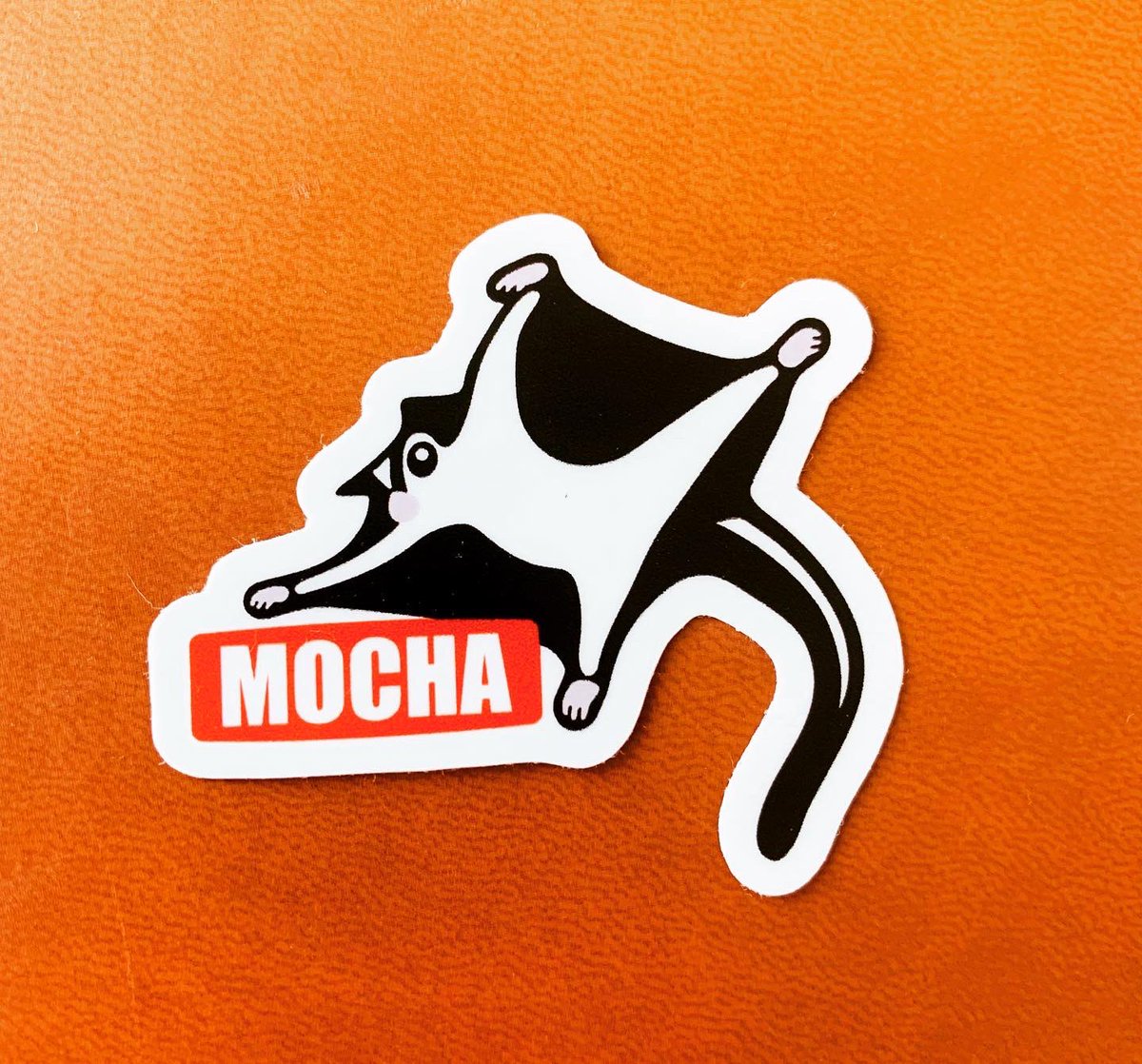 mirimocha's tweet photo. ステッカー作ってみた✨
モカの飛んでるシルエットからイラストにしてのステッカーデザイン

フクロモモンガステッカー可愛い😍
手帳やパソコン、携帯に貼って��クモモアピールしよう☺️ https://t.co/nkglCTtYfD