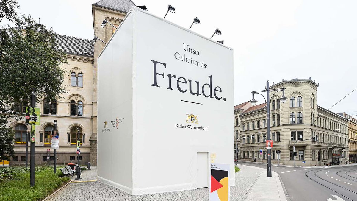 tde_bremen_26's tweet photo. "Wir können alles. Außer #Hochdeutsch." – Willkommen in #BadenWürttemberg, wo man die #Freude in der Luft spüren kann. Alles zum #Eventcube auf der #EinheitsEXPO finden Sie hier: https://t.co/PrUMsmfaoV
@RegierungBW https://t.co/sUBXsVfdvK