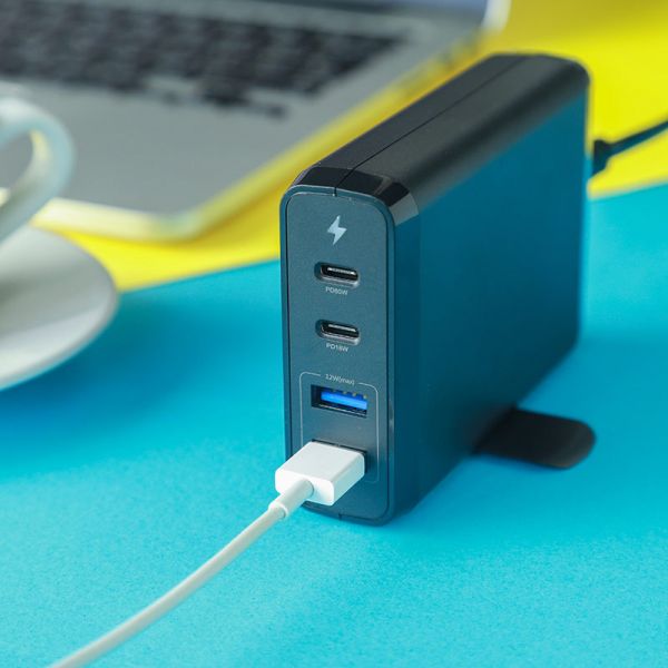 محطة شحن بقوة ۹۰ وات من مووج ماكس هي الحل المثالي حين تحتاج لشحن أكثر من جهاز في وقت واحد بمنافذ يو اس بي متعددة، اشحن ٤ من أجهزتك وابق مستعداً
bit.ly/3EMDcMS
#شاحن #متجرـعجيب