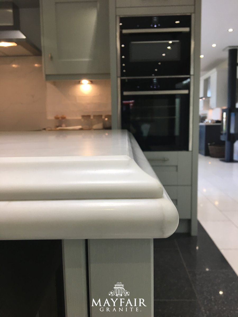 mayfairworktops's tweet image. A beautiful Ogee edge profile with a Bullnose 😍

We think this adds a classic yet high end look to a kitchen!

What do you think?

#MayfairGranite #Quartz #EdgeProfile #NewKitchen #KitchenInspiration #Kitchens #QuartzWorktop #QuartzIsland #Inspo #MarbleEffect #WhiteWorktops