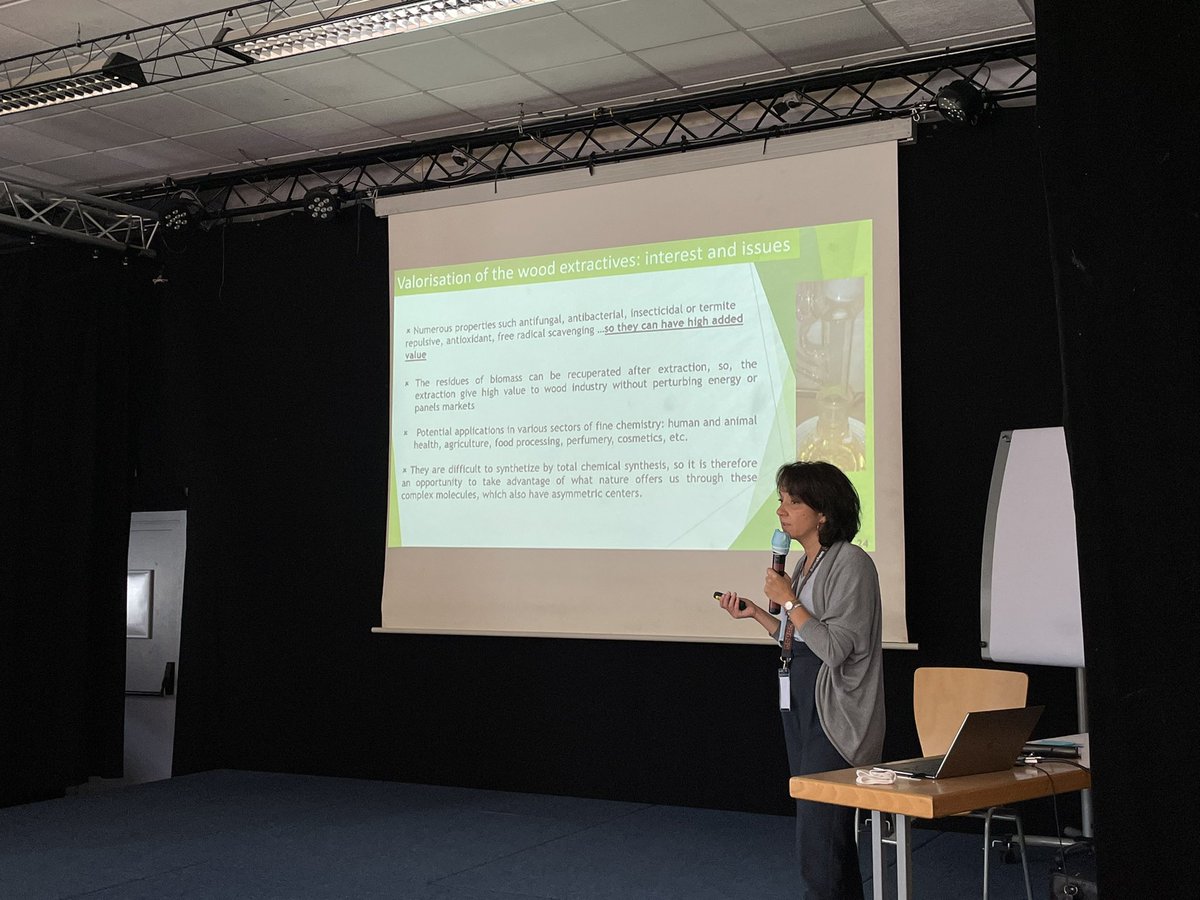 Thanks to Christine Gerardin for her talk on the use of molecules in wood chemistry as easily obtainable and reusable ressources for industrial applications ! The hemisynthesis were very original
#chemtwitter