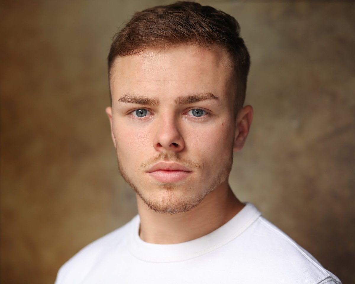 MarshallTayler's tweet photo. Headshot - 2021 https://t.co/9wRgGW0Yhl