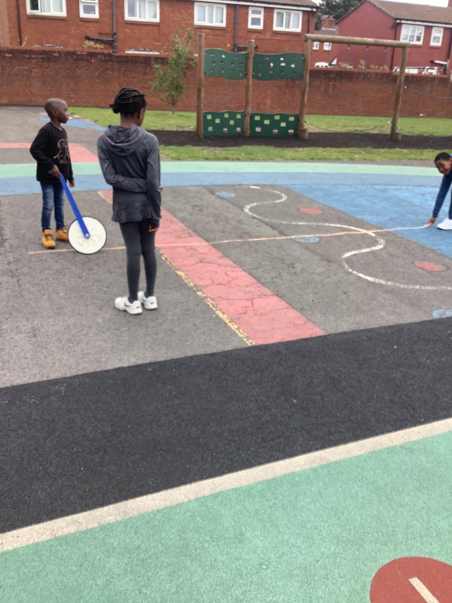 MissDuffyYear45's tweet photo. Silverbirch loving their maths party day activity based on the book The Snail and the Whale. We went on to the playground and drew the whale from the story and measured it using trundle wheels🐳😁 #mathspartyday21 #stannesmaths #outdoorlearningstannes https://t.co/Knq5WIuJm3